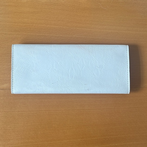 New Elizabeth and James sunglasses case - Picture 3 of 3